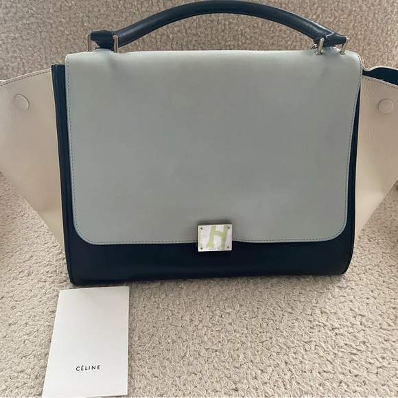 Authentic medium calfskin Celine Trapèze in black, white and pale blue - Picture 3 of 13